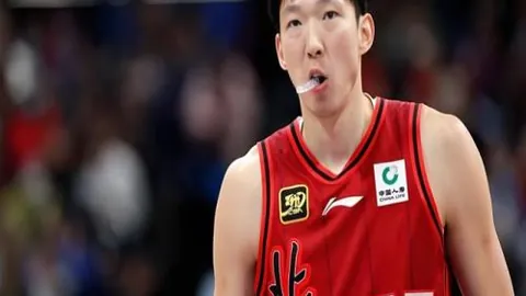 太阳惨败39分，杜兰特伤停，赛季翻身前景堪忧